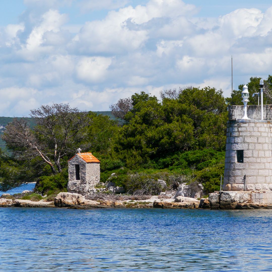 Babac – The Island with a Single House