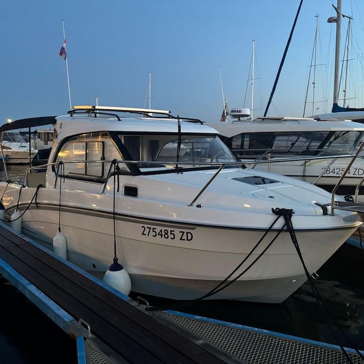 Zadar boat rental Beneteau Antares 8