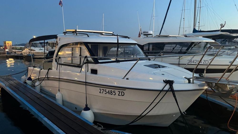 Zadar boat rental Beneteau Antares 8